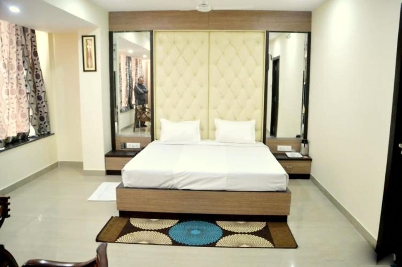 Hotel Radiance Gwalior Exterior foto